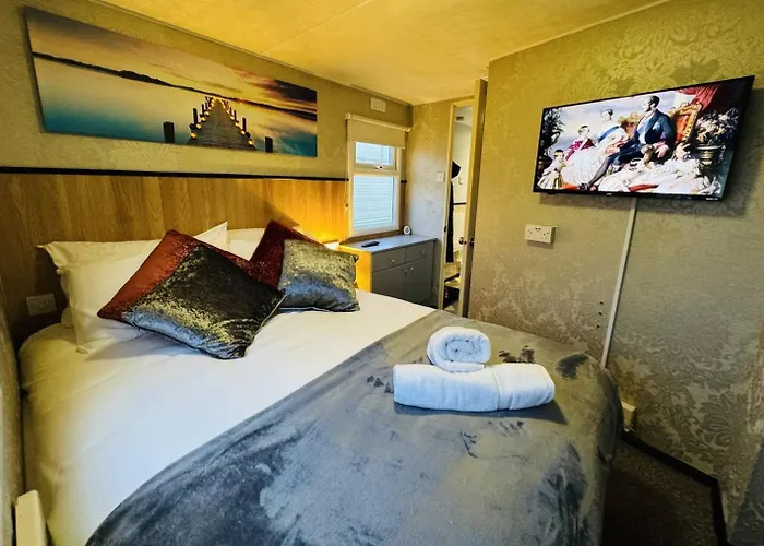 Golden Sands Holiday Home